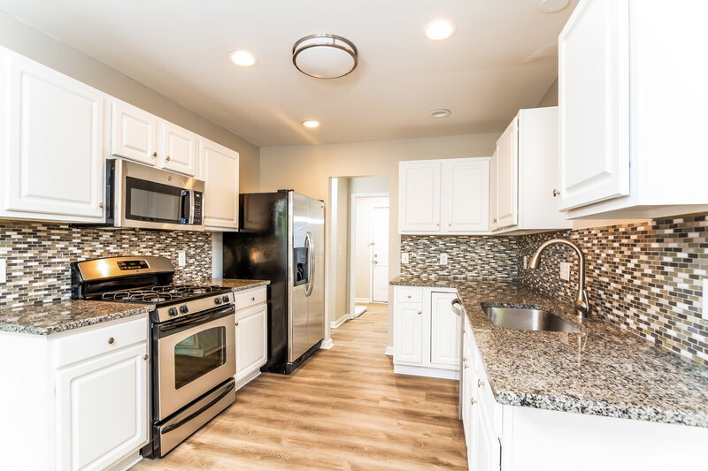 2,110/Mo, 300 Stonecreek Dr Apex, NC 27539 Kitchen View