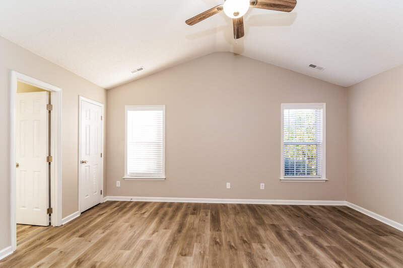 2,110/Mo, 300 Stonecreek Dr Apex, NC 27539 Main Bedroom View