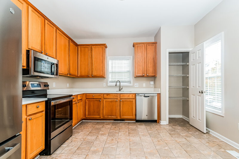 2,465/Mo, 2529 Trailwood Hills Dr Raleigh, NC 27603 Kitchen View