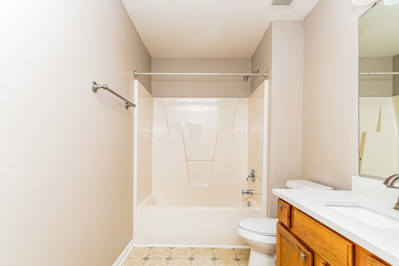 2,465/Mo, 2529 Trailwood Hills Dr Raleigh, NC 27603 Bathroom View