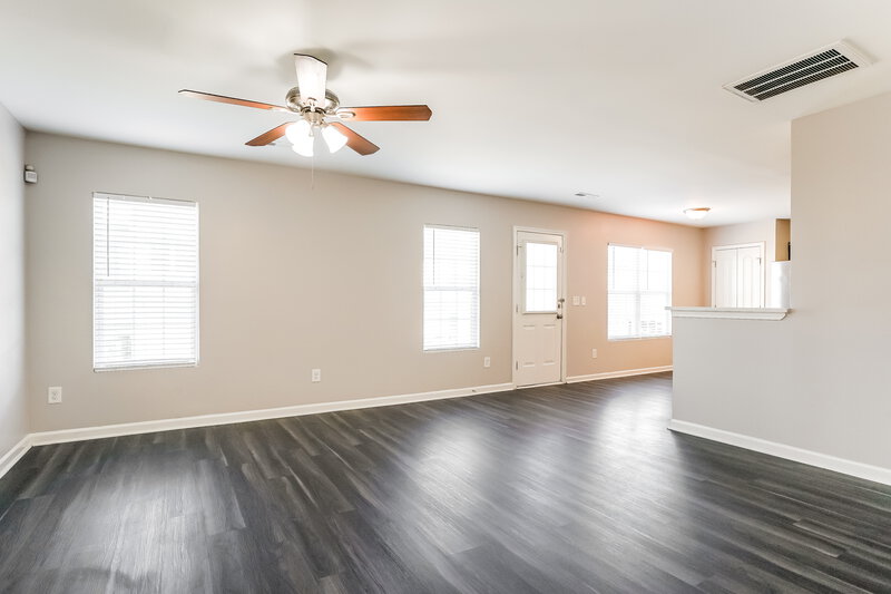 2,740/Mo, 1615 Moineau Ln Raleigh, NC 27610 Living Room View 2