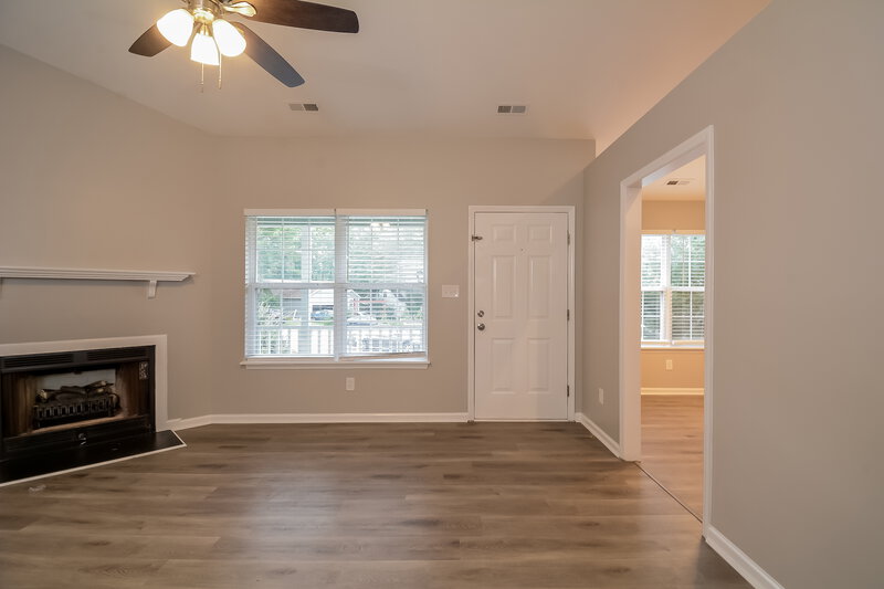 1,680/Mo, 805 Penmon Dr Fuquay Varina, NC 27526 Living Room View 3