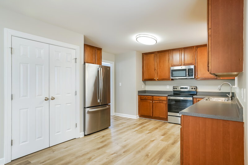 2,190/Mo, 4613 Landover Dale Dr Raleigh, NC 27616 Kitchen View 2