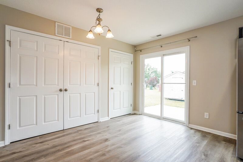 1,575/Mo, 138 Johnston Farms Dr Wilson's Mills, NC 27577 Dining Room View