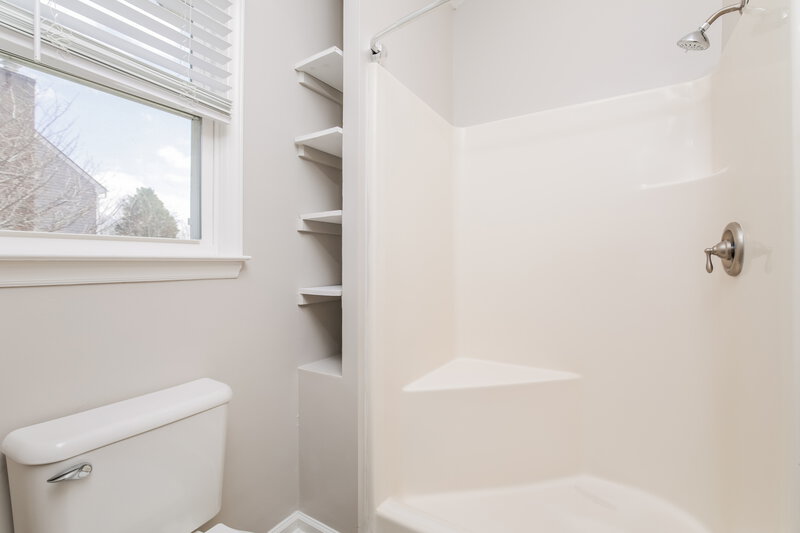 1,865/Mo, 4 Olde Charles Towne Ct Wendell, NC 27591 Main Bathroom View 2