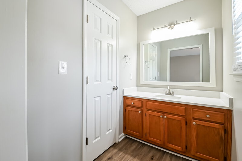 1,895/Mo, 309 Wax Myrtle Ct Cary, NC 27513 Main Bathroom View
