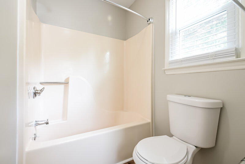 1,895/Mo, 309 Wax Myrtle Ct Cary, NC 27513 Bathroom View 3