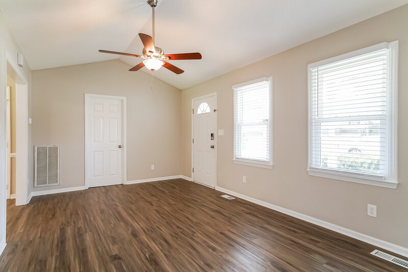 1,745/Mo, 1024 Holly Pointe Dr Wendell, NC 27591 Living Room View