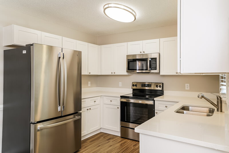 1,745/Mo, 1024 Holly Pointe Dr Wendell, NC 27591 Kitchen View 2