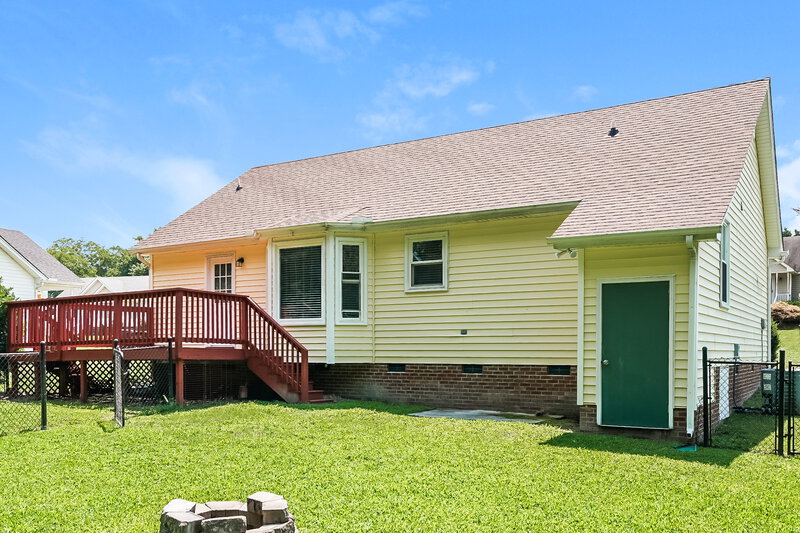 1,745/Mo, 1024 Holly Pointe Dr Wendell, NC 27591 Rear View