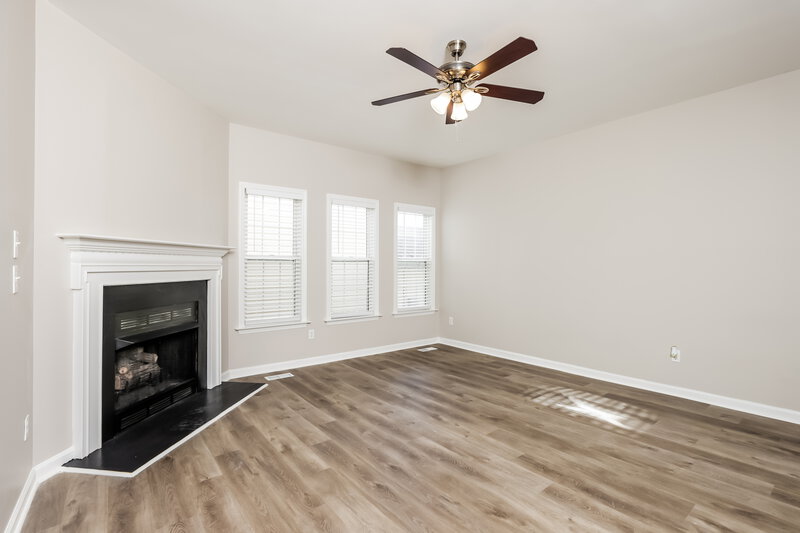 2,040/Mo, 4417 Cardinal Grove Blvd Raleigh, NC 27616 Living Room View 3