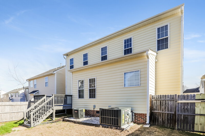 2,040/Mo, 4417 Cardinal Grove Blvd Raleigh, NC 27616 Rear View