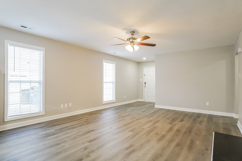 2,000/Mo, 5644 Tealbrook Dr Raleigh, NC 27610 Living Room View 2