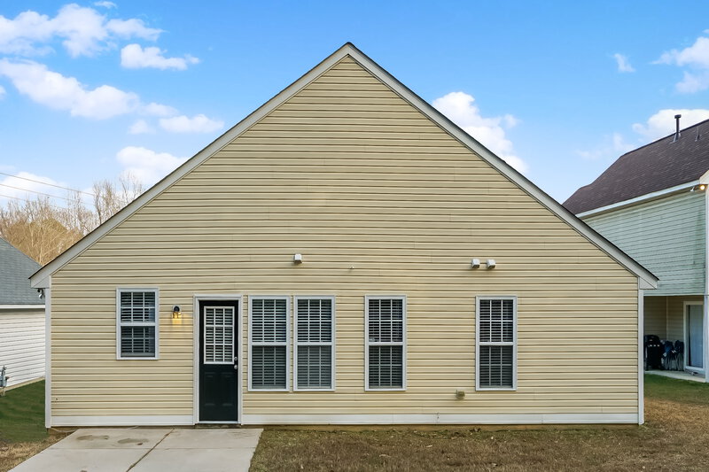 2,000/Mo, 5644 Tealbrook Dr Raleigh, NC 27610 Rear View
