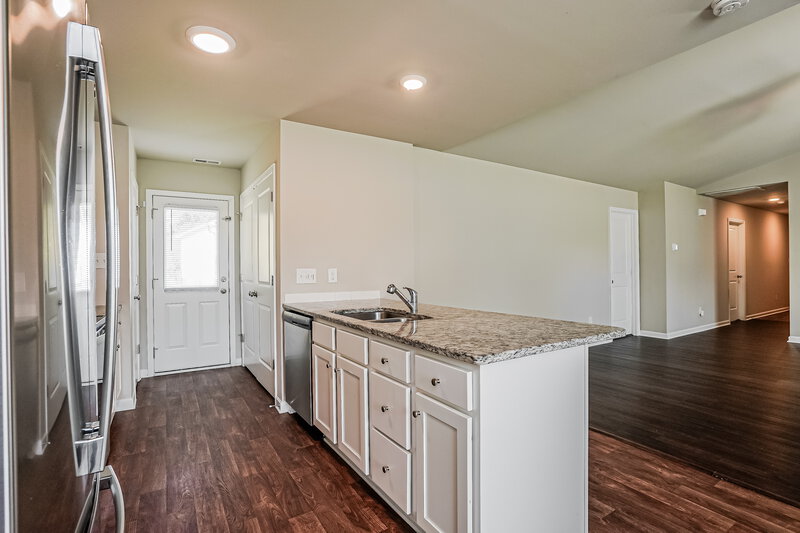 1,750/Mo, 114 Winter Red Way Benson, NC 27504 Kitchen View 2