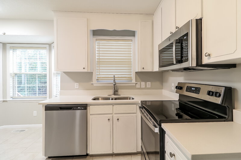 2,580/Mo, 208 Alder Ln Clayton, NC 27520 Kitchen View 2