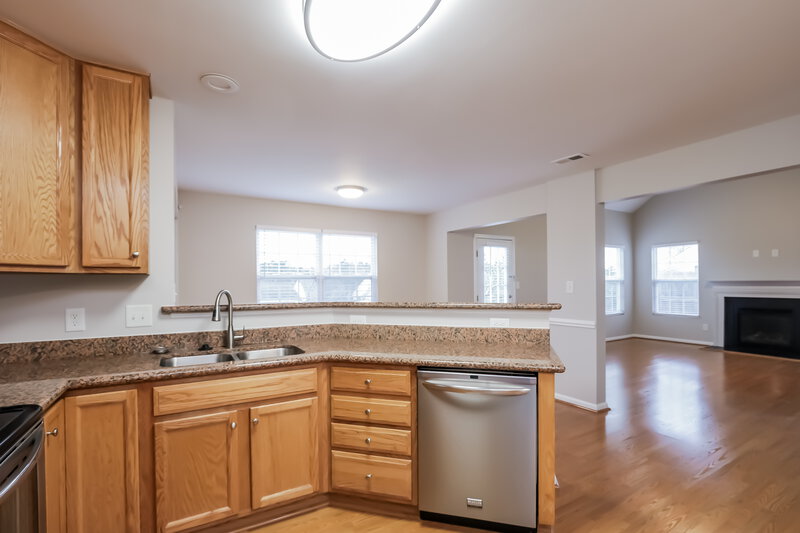 3,220/Mo, 4716 Alenja Ln Raleigh, NC 27616 Kitchen View