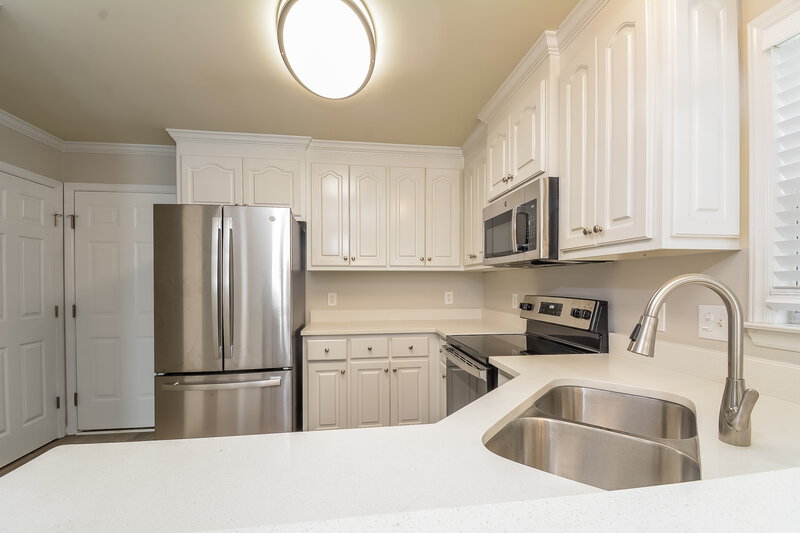 1,920/Mo, 118 Ashton Ct Clayton, NC 27527 Kitchen View