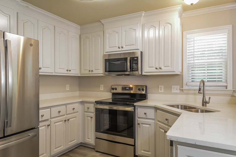 1,920/Mo, 118 Ashton Ct Clayton, NC 27527 Kitchen View 2
