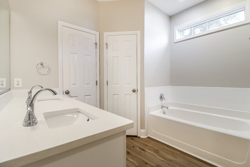 2,670/Mo, 1320 Ujamaa Dr Raleigh, NC 27610 Main Bathroom View