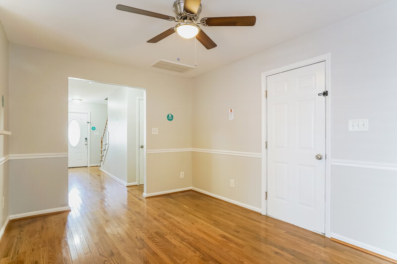 1,640/Mo, 45 Nancy Ct Clayton, NC 27520 Living Room View 2