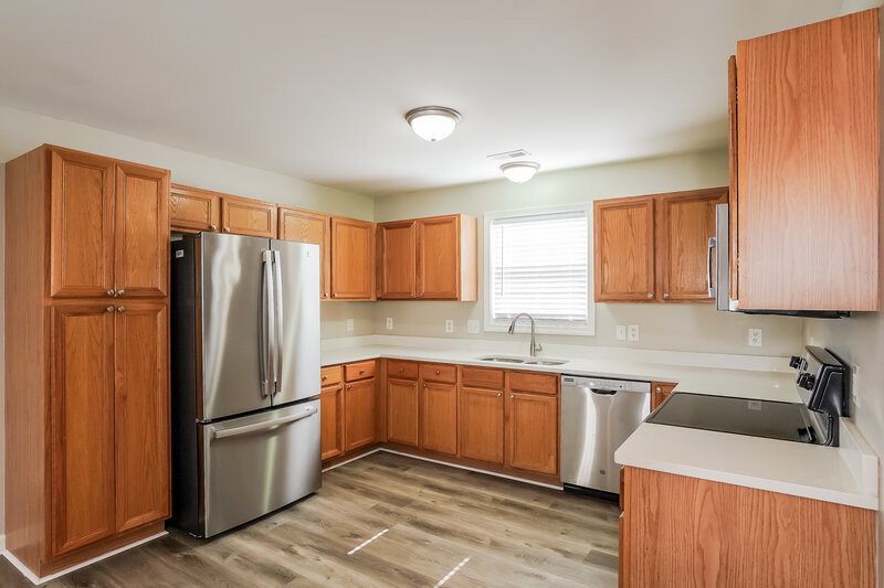 1,925/Mo, 3206 Hayling Dr Raleigh, NC 27610 Kitchen View