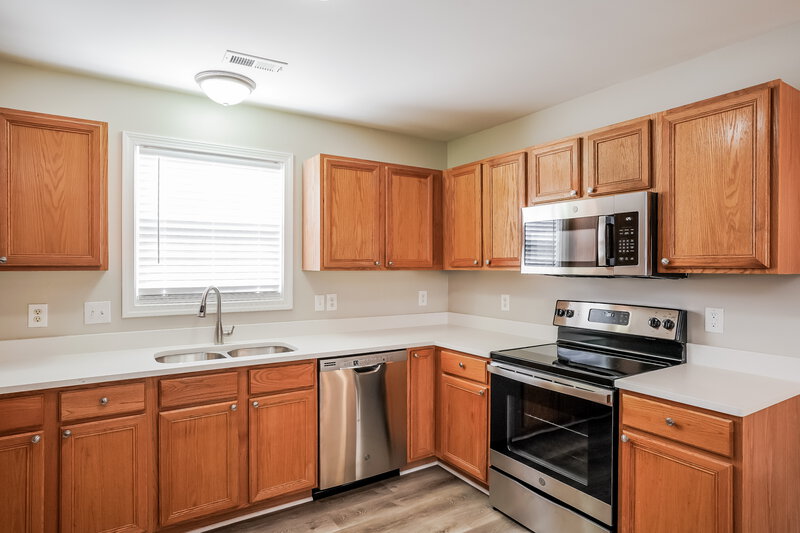 1,925/Mo, 3206 Hayling Dr Raleigh, NC 27610 Kitchen View 2