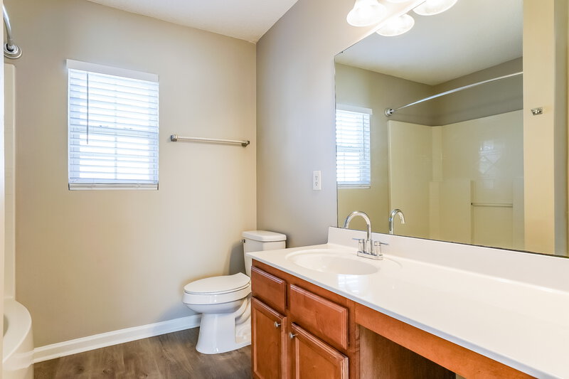 2,070/Mo, 8143 Cohosh Ct Raleigh, NC 27616 Main Bathroom View