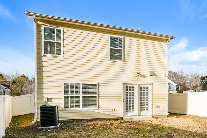 2,070/Mo, 8143 Cohosh Ct Raleigh, NC 27616 Rear View