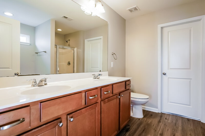 2,330/Mo, 316 Plott Hound Ln Wake Forest, NC 27587 Main Bathroom View