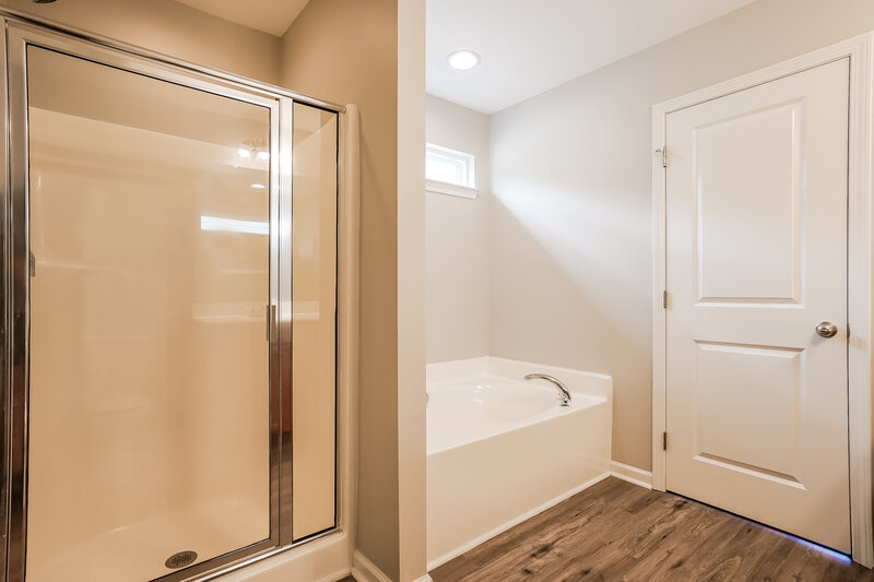 2,330/Mo, 316 Plott Hound Ln Wake Forest, NC 27587 Main Bathroom View 2