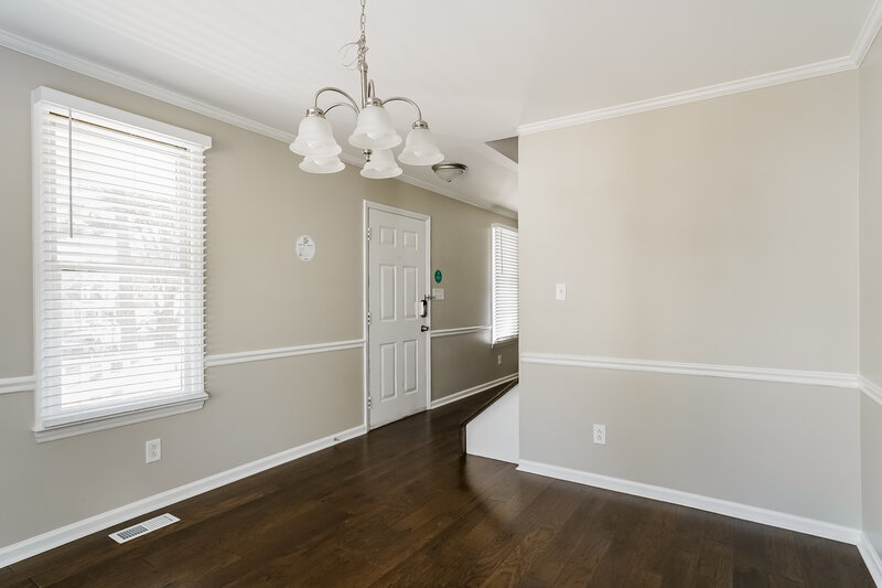 1,935/Mo, 7329 N Thorncliff Pl Raleigh, NC 27616 Dining Room View
