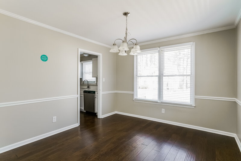 1,935/Mo, 7329 N Thorncliff Pl Raleigh, NC 27616 Dining Room View 2