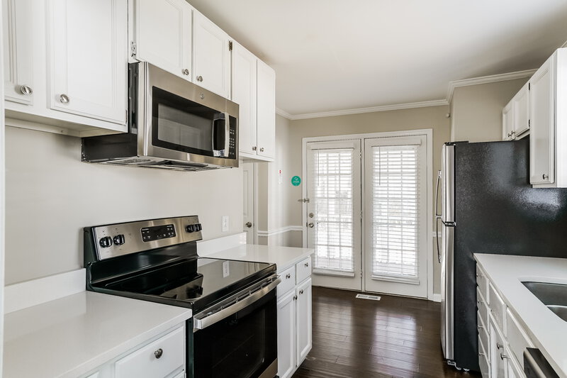 1,935/Mo, 7329 N Thorncliff Pl Raleigh, NC 27616 Kitchen View