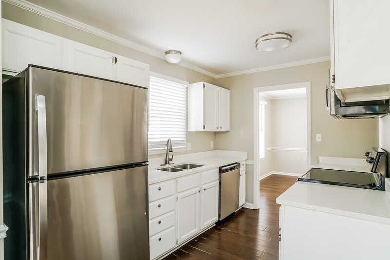 1,935/Mo, 7329 N Thorncliff Pl Raleigh, NC 27616 Kitchen View 2