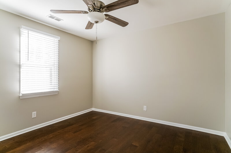 1,935/Mo, 7329 N Thorncliff Pl Raleigh, NC 27616 Main Bedroom View