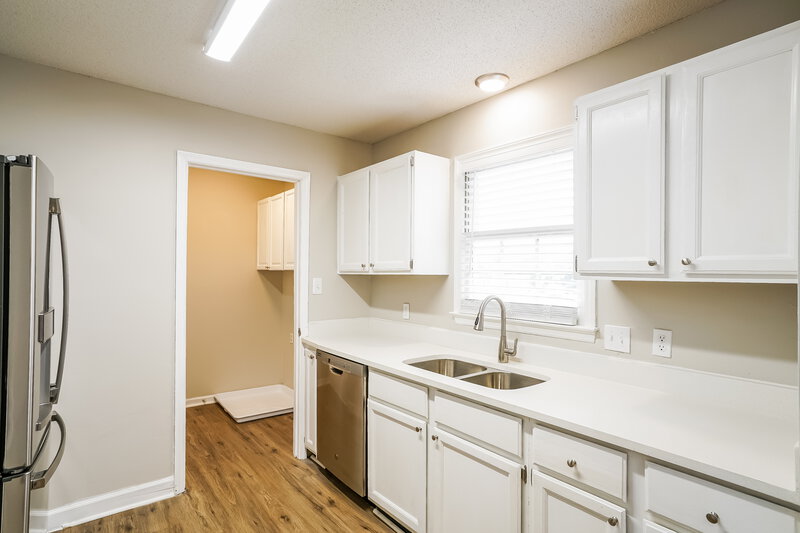 1,895/Mo, 25 W Maggie Ct Wendell, NC 27591 Kitchen View