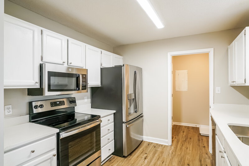 1,895/Mo, 25 W Maggie Ct Wendell, NC 27591 Kitchen View 2