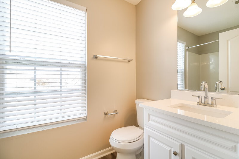 2,660/Mo, 3024 Hayling Dr Raleigh, NC 27610 Bathroom View