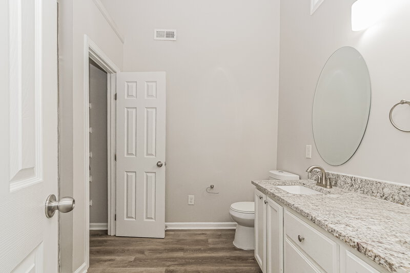 2,380/Mo, 401 Three Meadows Rd Fuquay Varina, NC 27526 Main Bathroom View