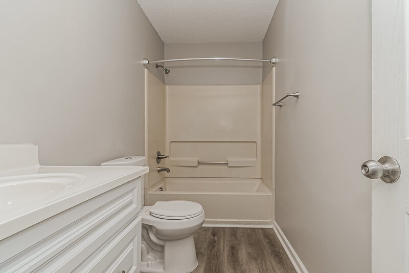 2,380/Mo, 401 Three Meadows Rd Fuquay Varina, NC 27526 Bathroom View