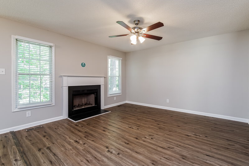 2,385/Mo, 5517 Centipede Trl Raleigh, NC 27610 Living Room View