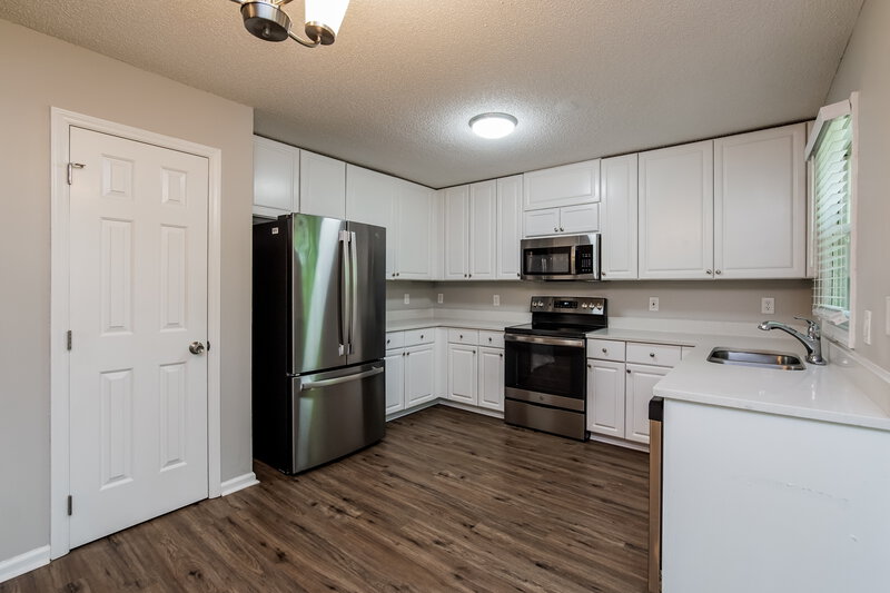 2,385/Mo, 5517 Centipede Trl Raleigh, NC 27610 Kitchen View
