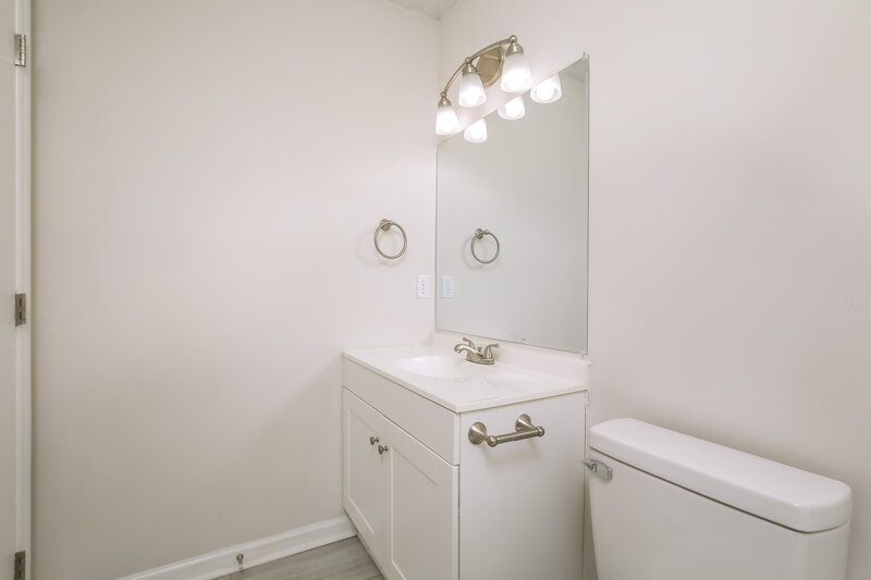 1,680/Mo, 746 Brewers Glynn Ct Wake Forest, NC 27587 Main Bathroom View 2