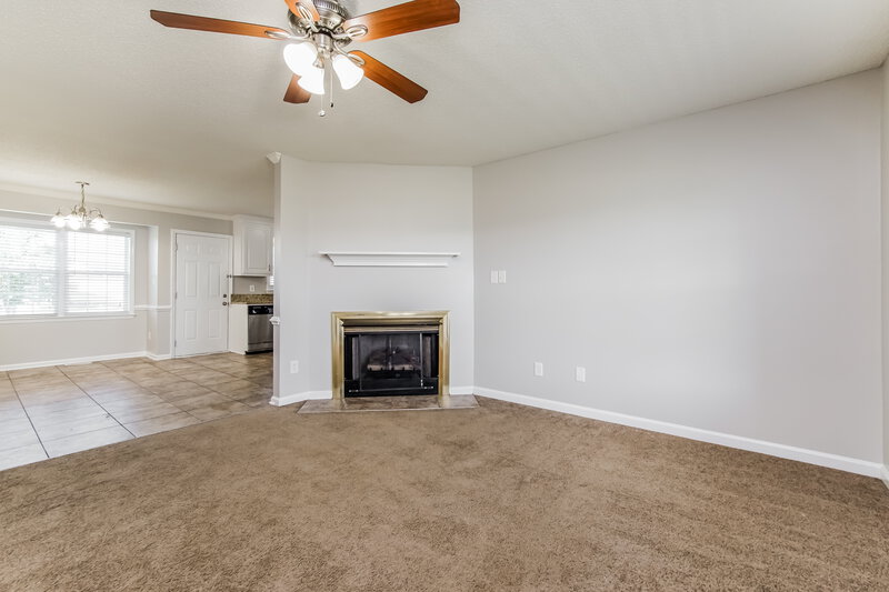 1,515/Mo, 5314 Princeton-Kenly Rd Kenly, NC 27542 Living Room View