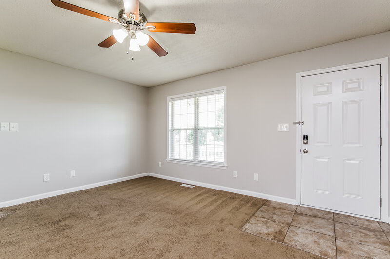 1,515/Mo, 5314 Princeton-Kenly Rd Kenly, NC 27542 Living Room View 2