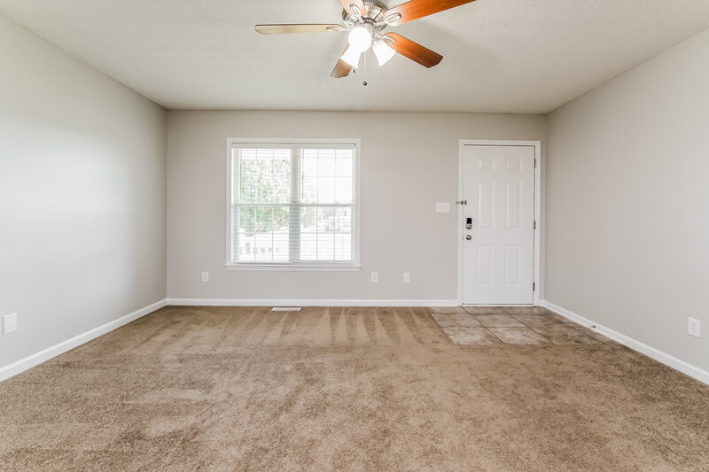 1,515/Mo, 5314 Princeton-Kenly Rd Kenly, NC 27542 Living Room View 3