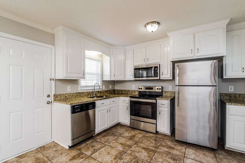 1,515/Mo, 5314 Princeton-Kenly Rd Kenly, NC 27542 Kitchen View