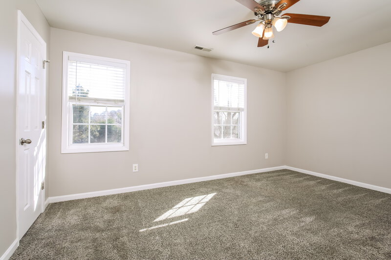 1,830/Mo, 2515 Dearborn Dr Durham, NC 27704 Main Bedroom View 2