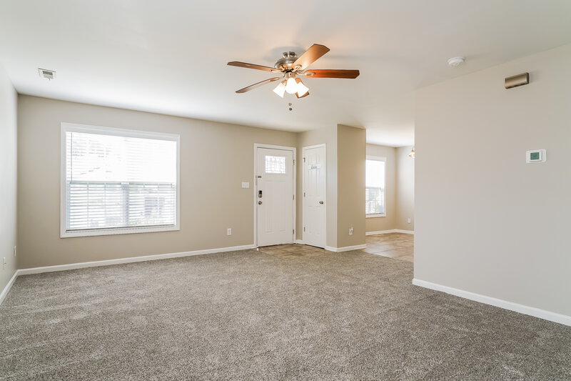 1,735/Mo, 76 Nancy Ct Clayton, NC 27520 Living Room View 2